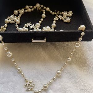 Chic Gold and Pearl Long Necklace